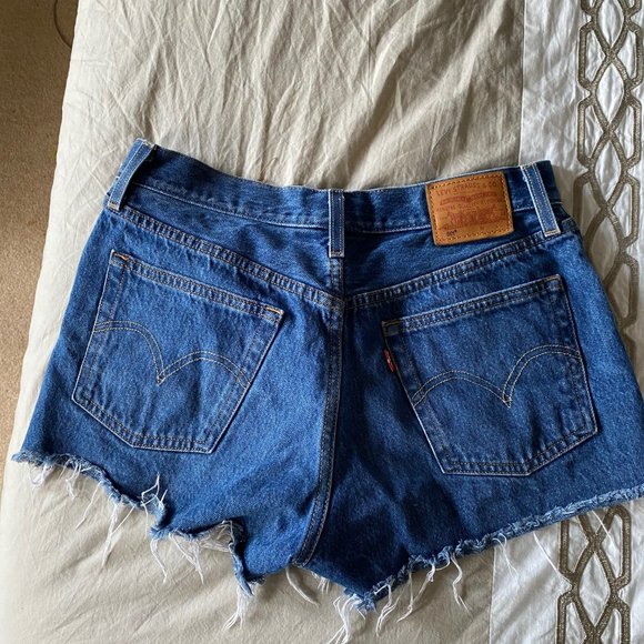 LEVI's 501 Cutoff Shorts (Indigo) Size 28 - Picture 2 of 4